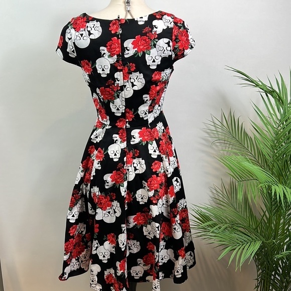 Eva Rose Fit & Flare Dress Red Roses Skulls Retro Rockabilly Punk Goth Small - Picture 6 of 10
